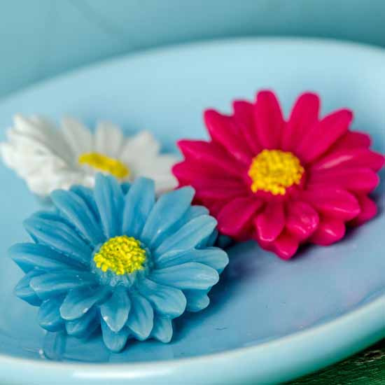 hazy daisy brooch trio - dark blue, vivid pink and white