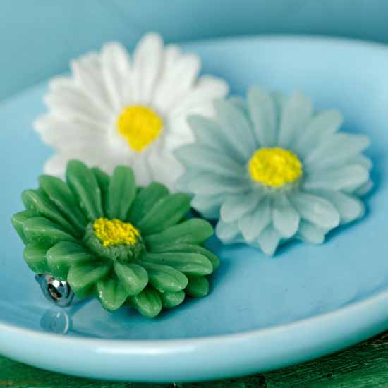 hazy daisy brooch trio - muted blue, white, green