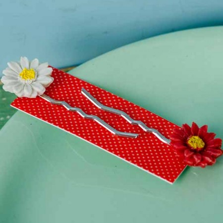 hazy daisy hair slides - white and red