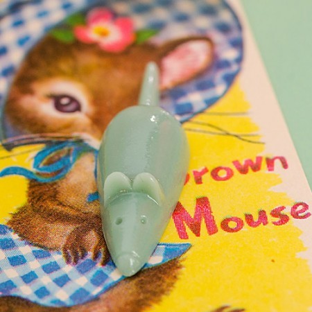 piper mouse brooch - blue grey